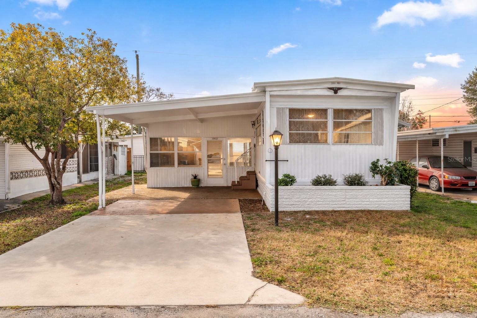 Details for 1012 50th Ave Plaza W, BRADENTON, FL 34207