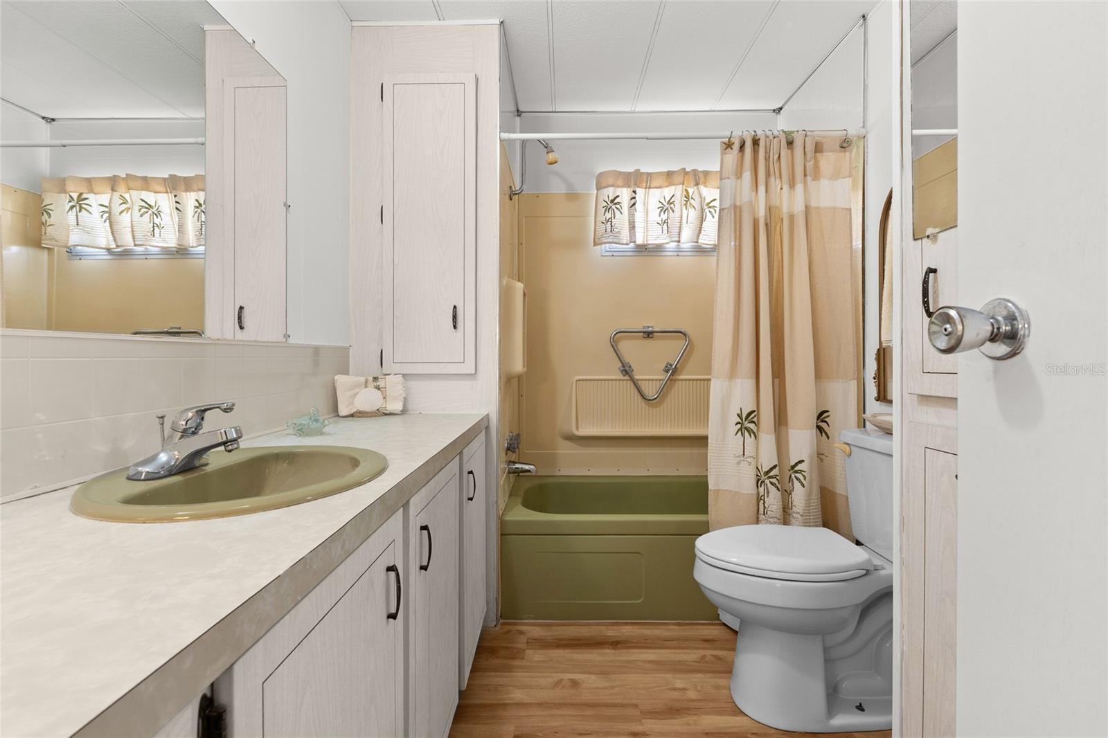 Image 10 of 26 For 1012 50th Ave Plaza W