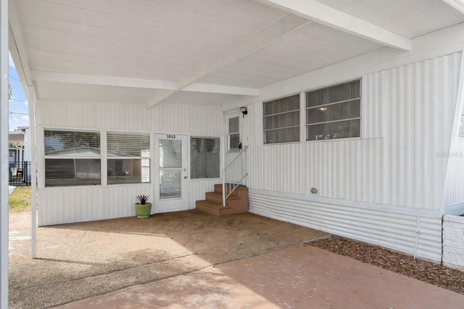 Image 3 of 26 For 1012 50th Ave Plaza W