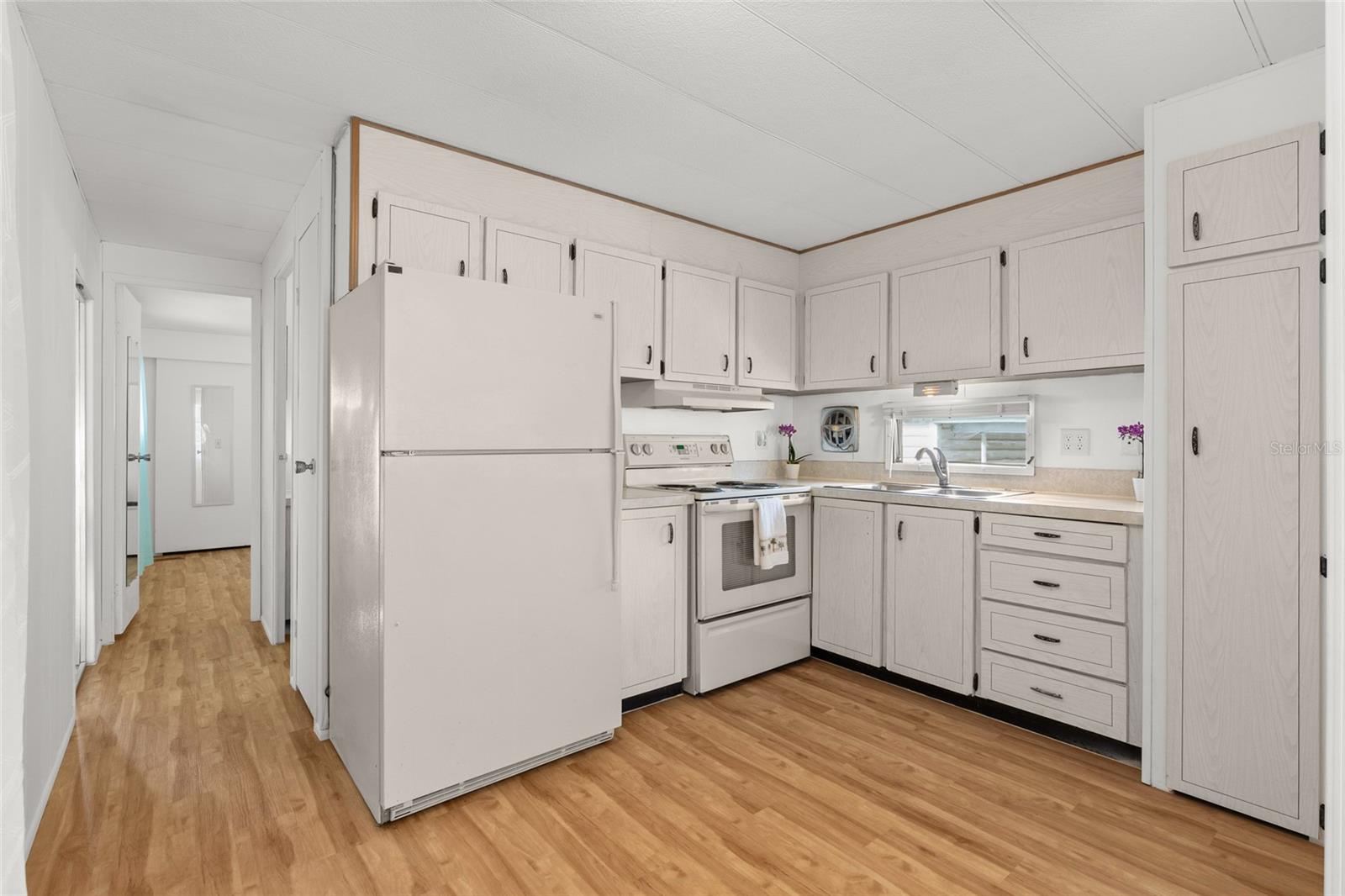 Image 8 of 26 For 1012 50th Ave Plaza W