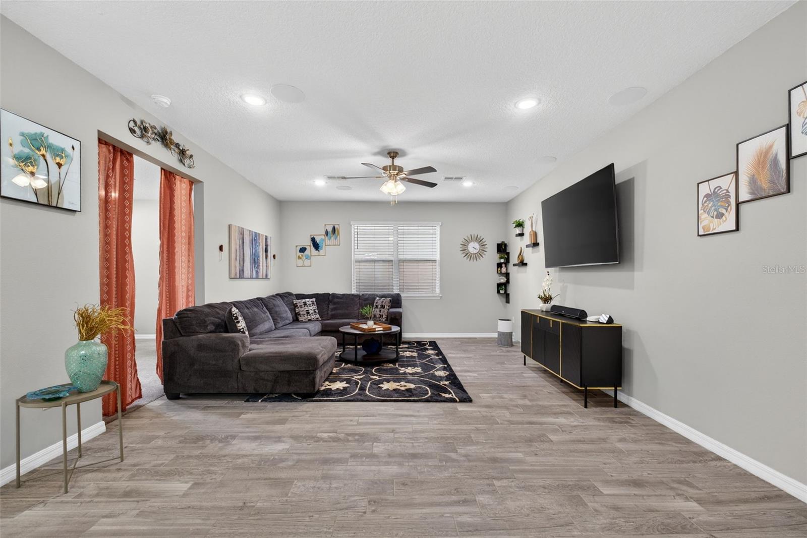 Image 14 of 77 For 18056 Aero Avenue