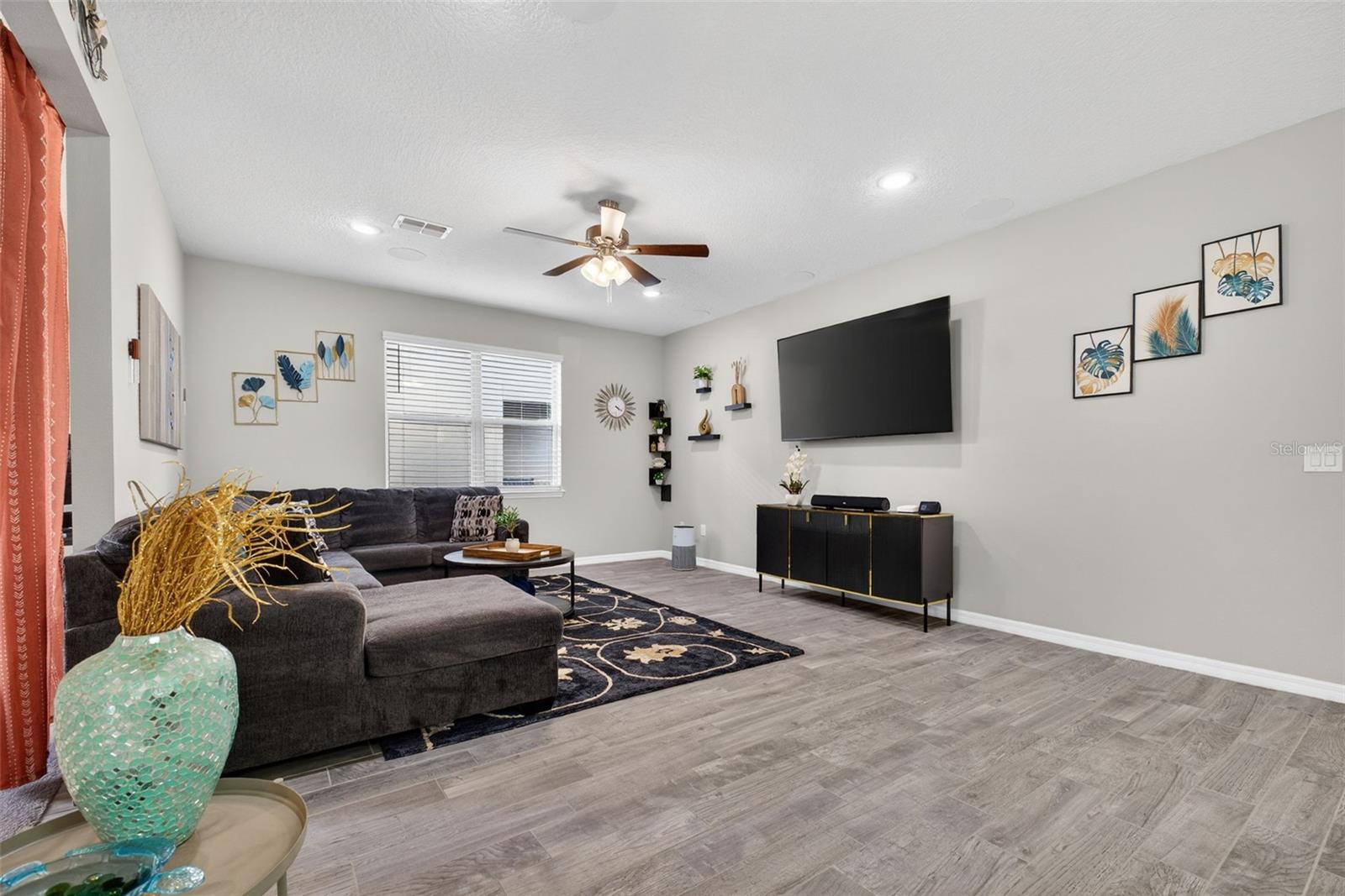 Image 15 of 77 For 18056 Aero Avenue