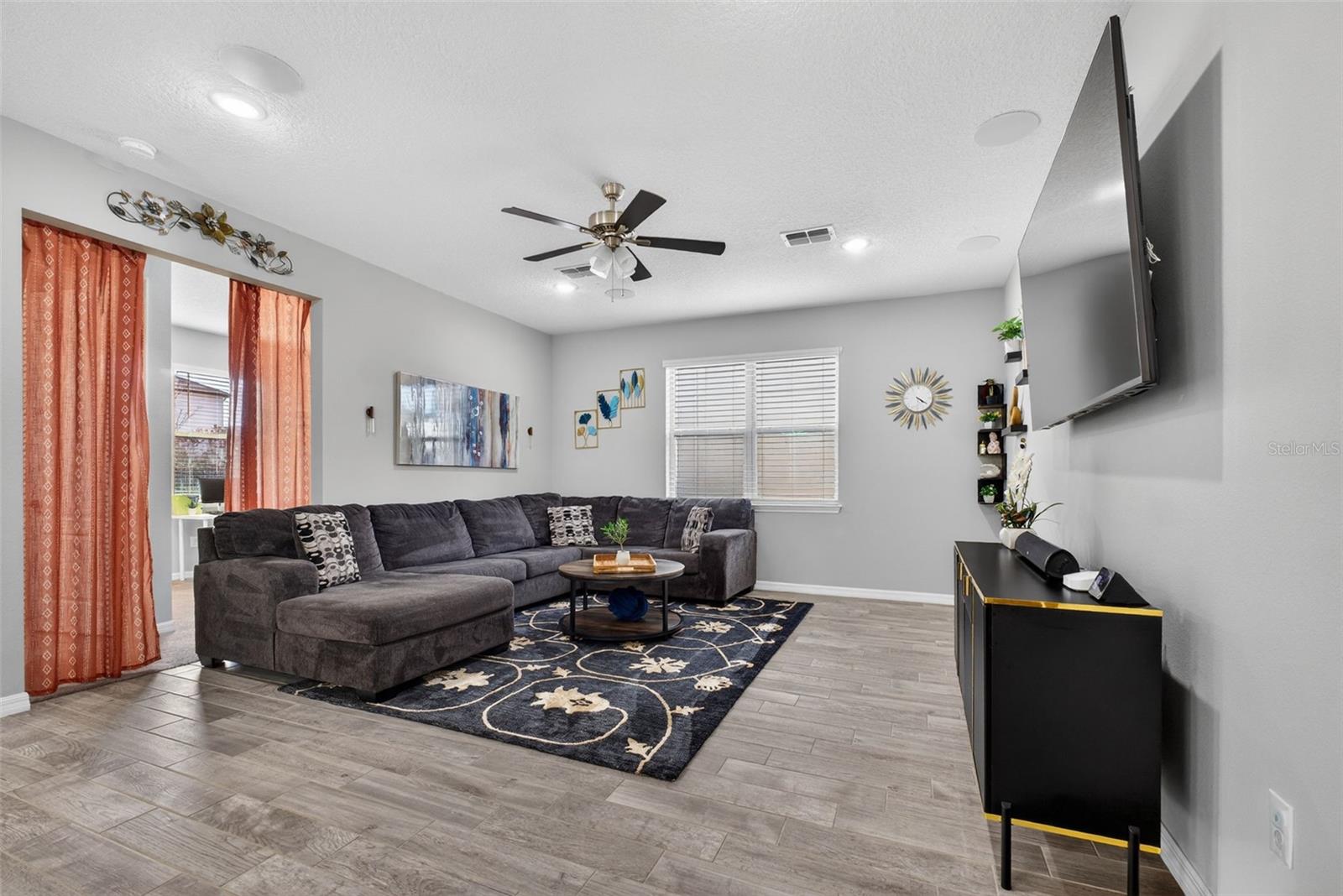 Image 17 of 77 For 18056 Aero Avenue