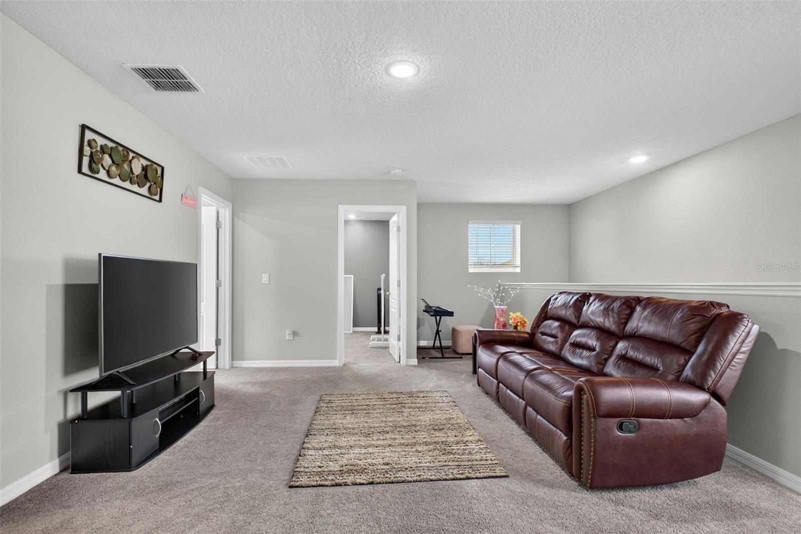 Image 33 of 77 For 18056 Aero Avenue