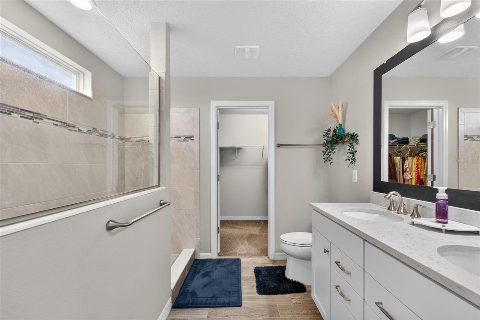 Image 39 of 77 For 18056 Aero Avenue