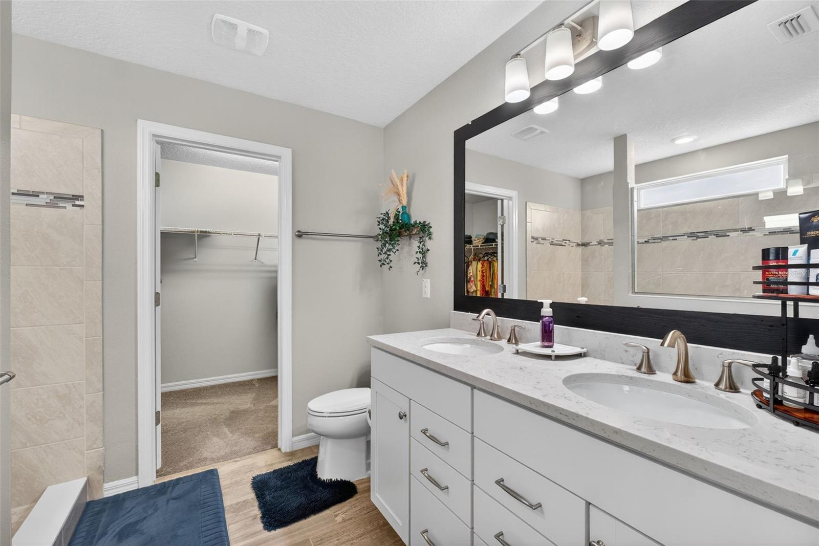 Image 40 of 77 For 18056 Aero Avenue