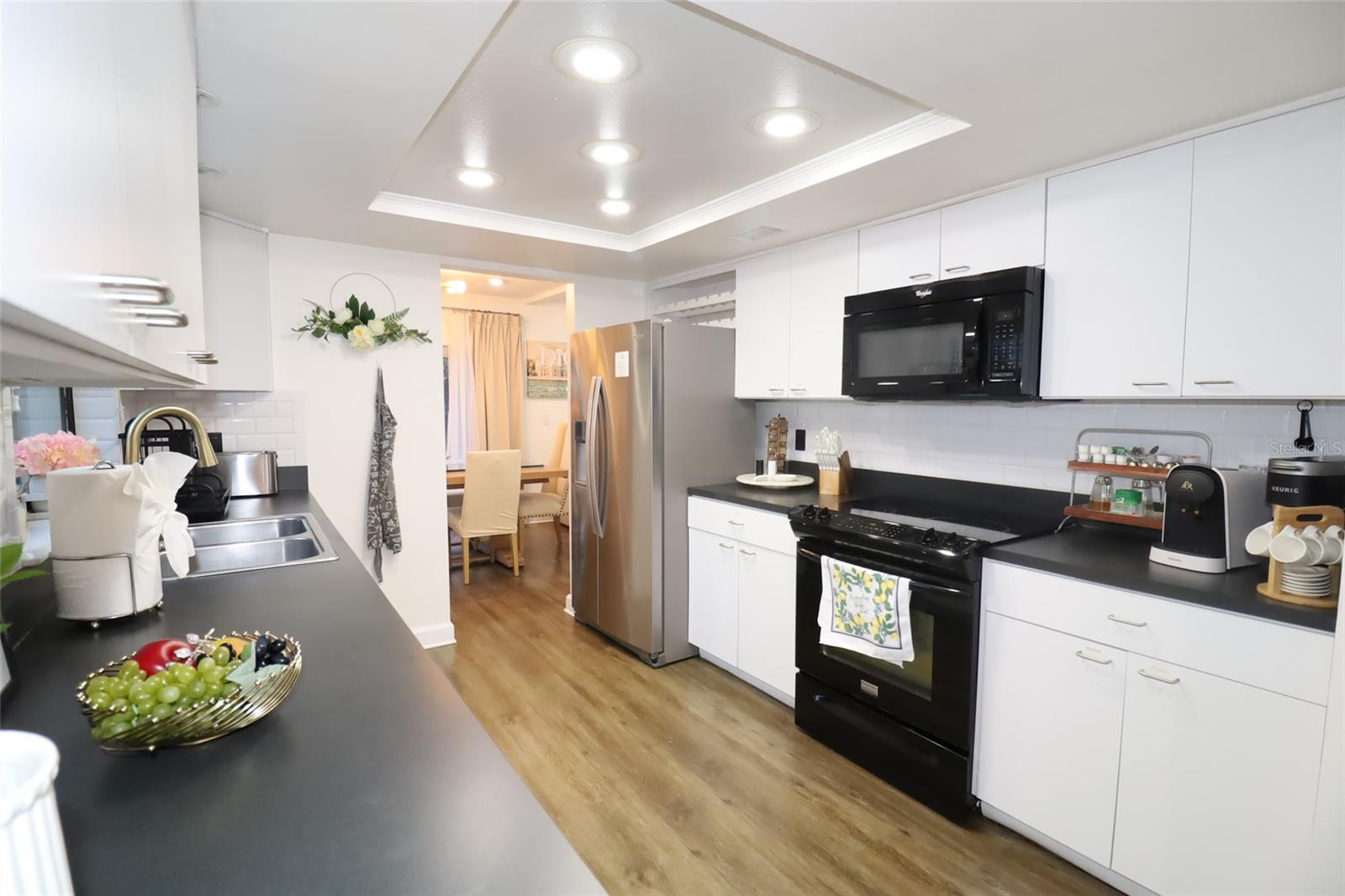 Listing photo id 9 for 15401 Deerglen Drive