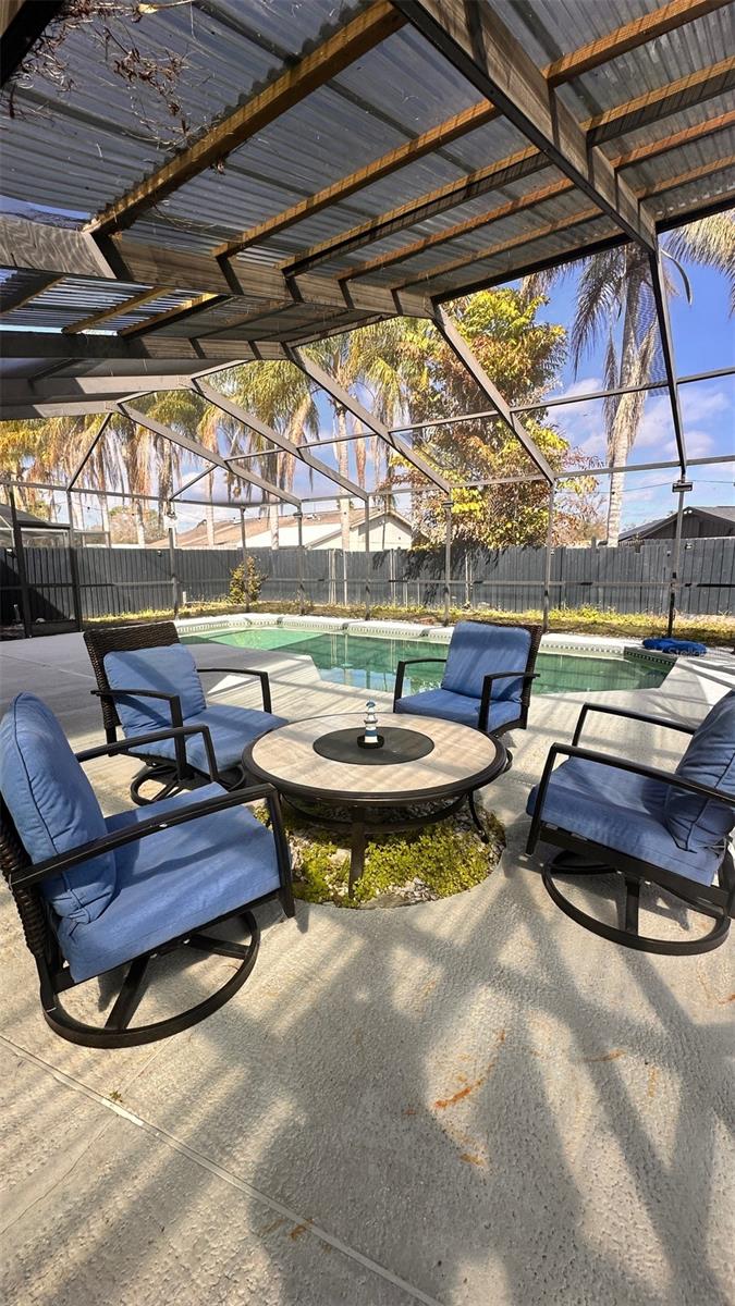 Listing photo id 21 for 15401 Deerglen Drive