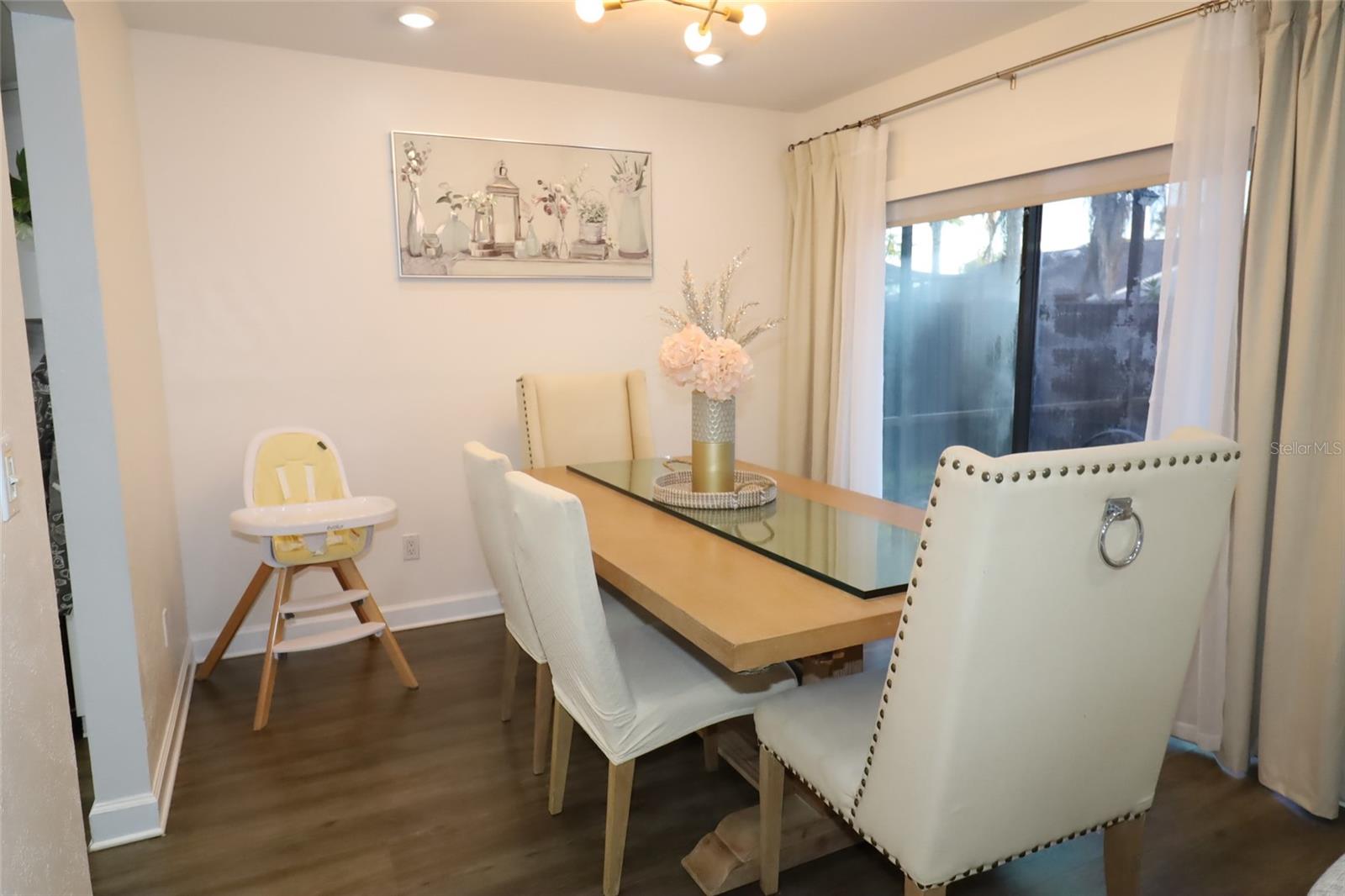 Listing photo id 7 for 15401 Deerglen Drive