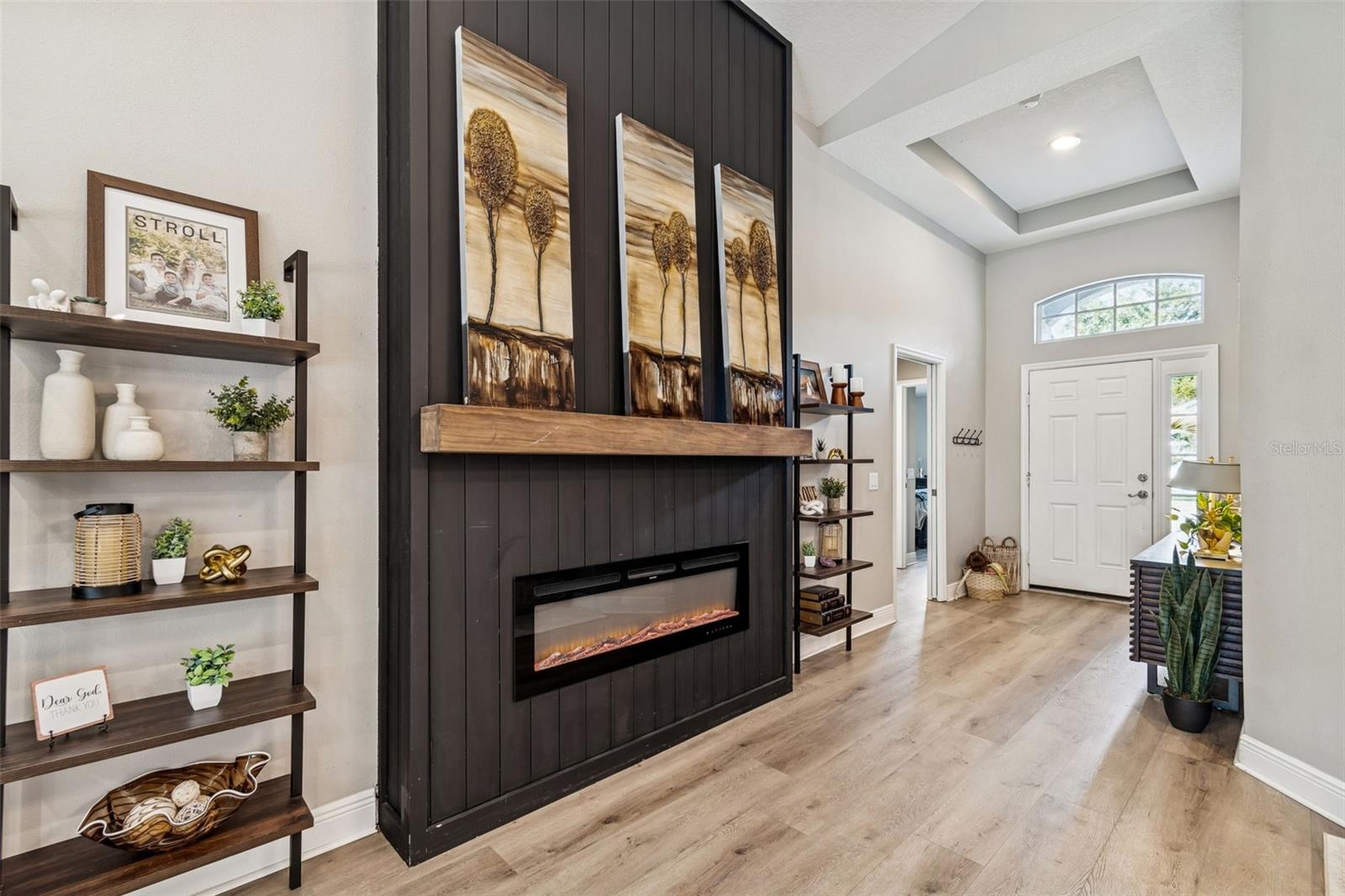 Listing photo id 9 for 18617 Le Dauphine Place