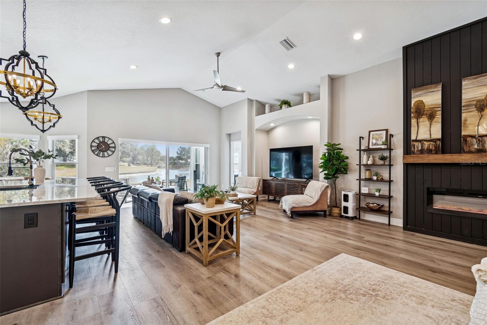 Listing photo id 13 for 18617 Le Dauphine Place