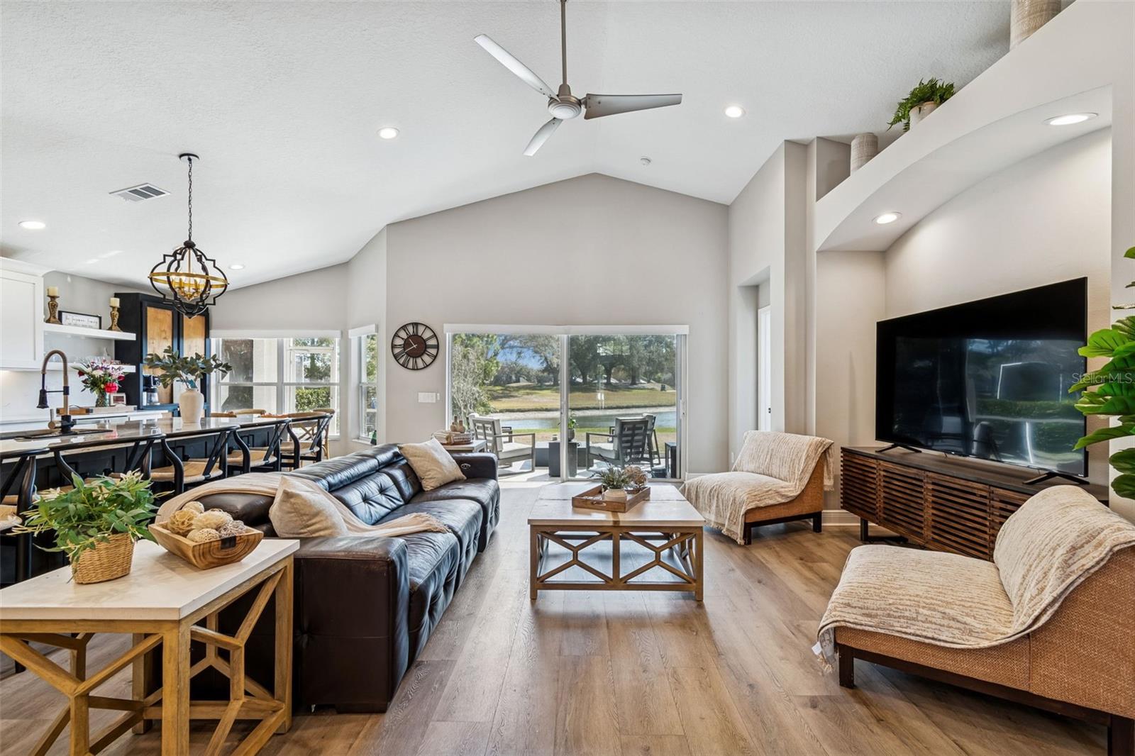 Listing photo id 15 for 18617 Le Dauphine Place