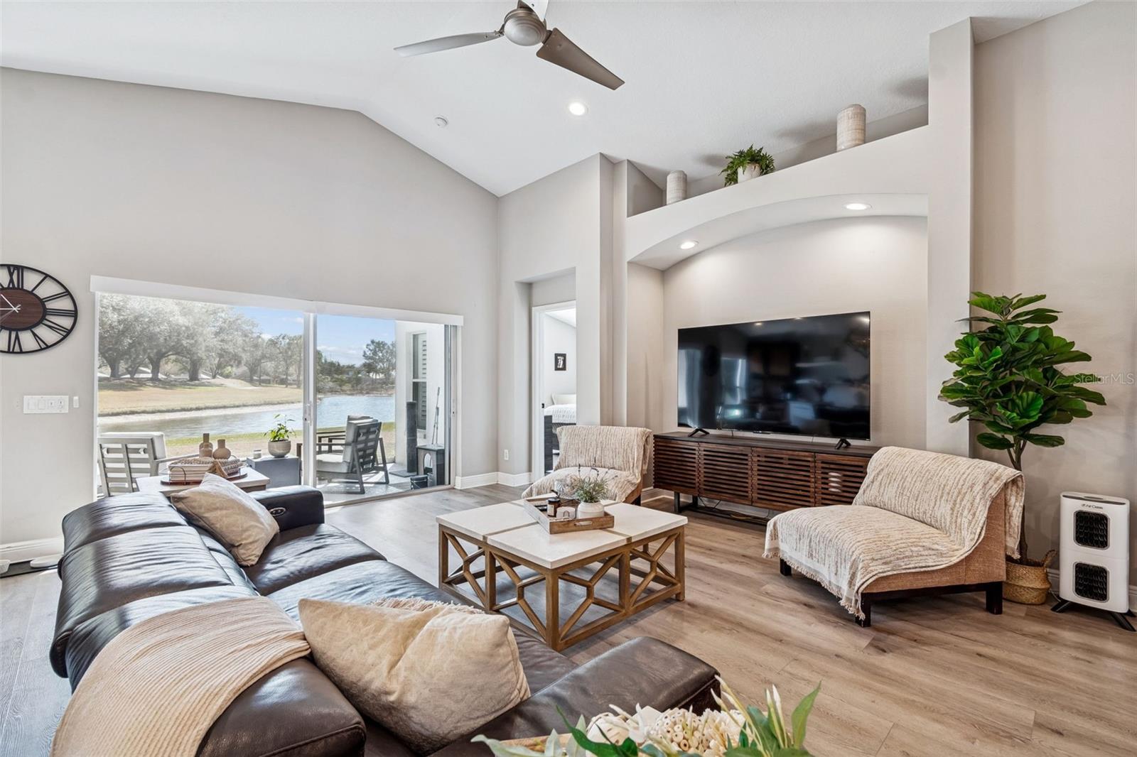 Listing photo id 19 for 18617 Le Dauphine Place