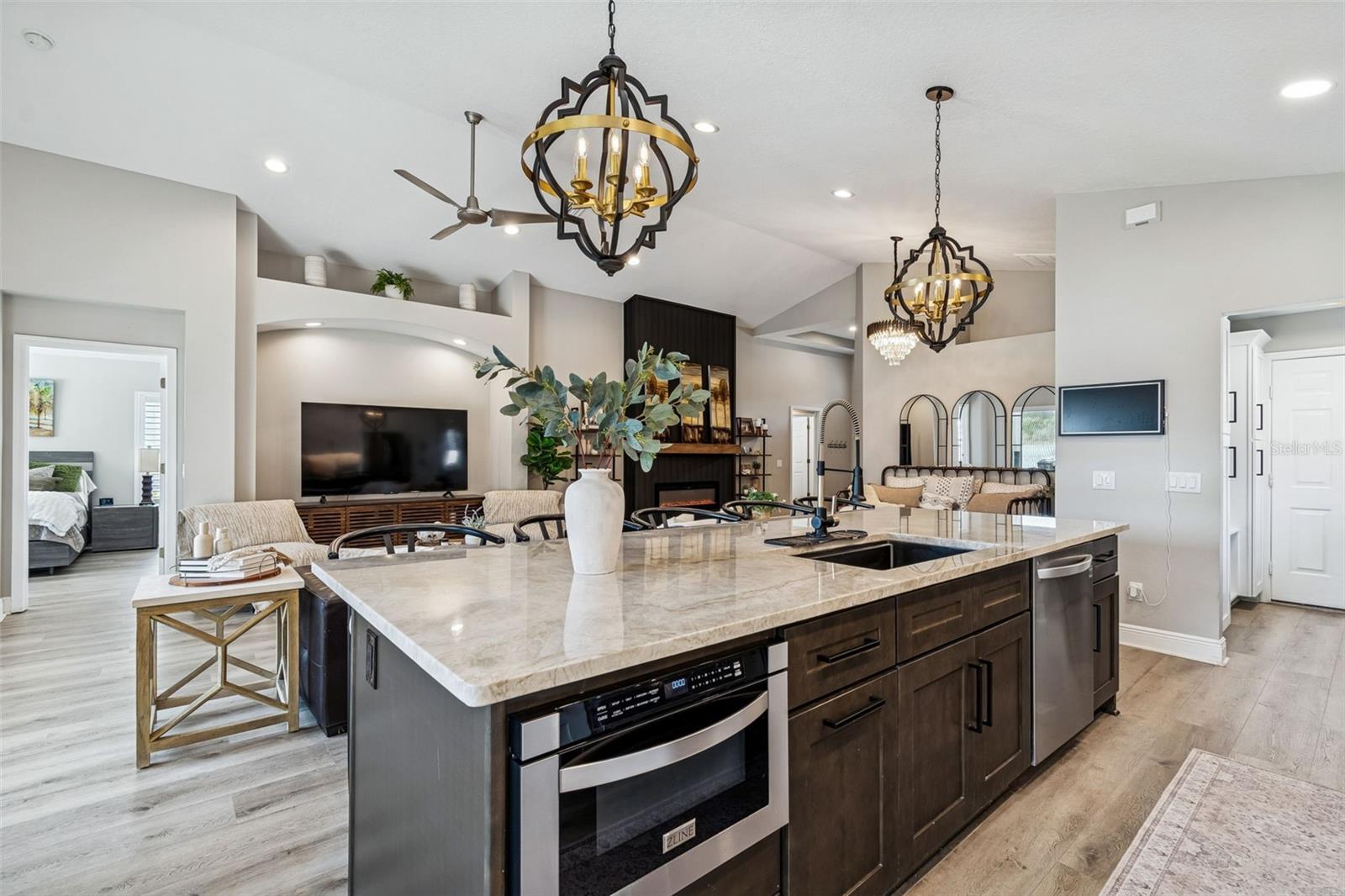 Listing photo id 24 for 18617 Le Dauphine Place