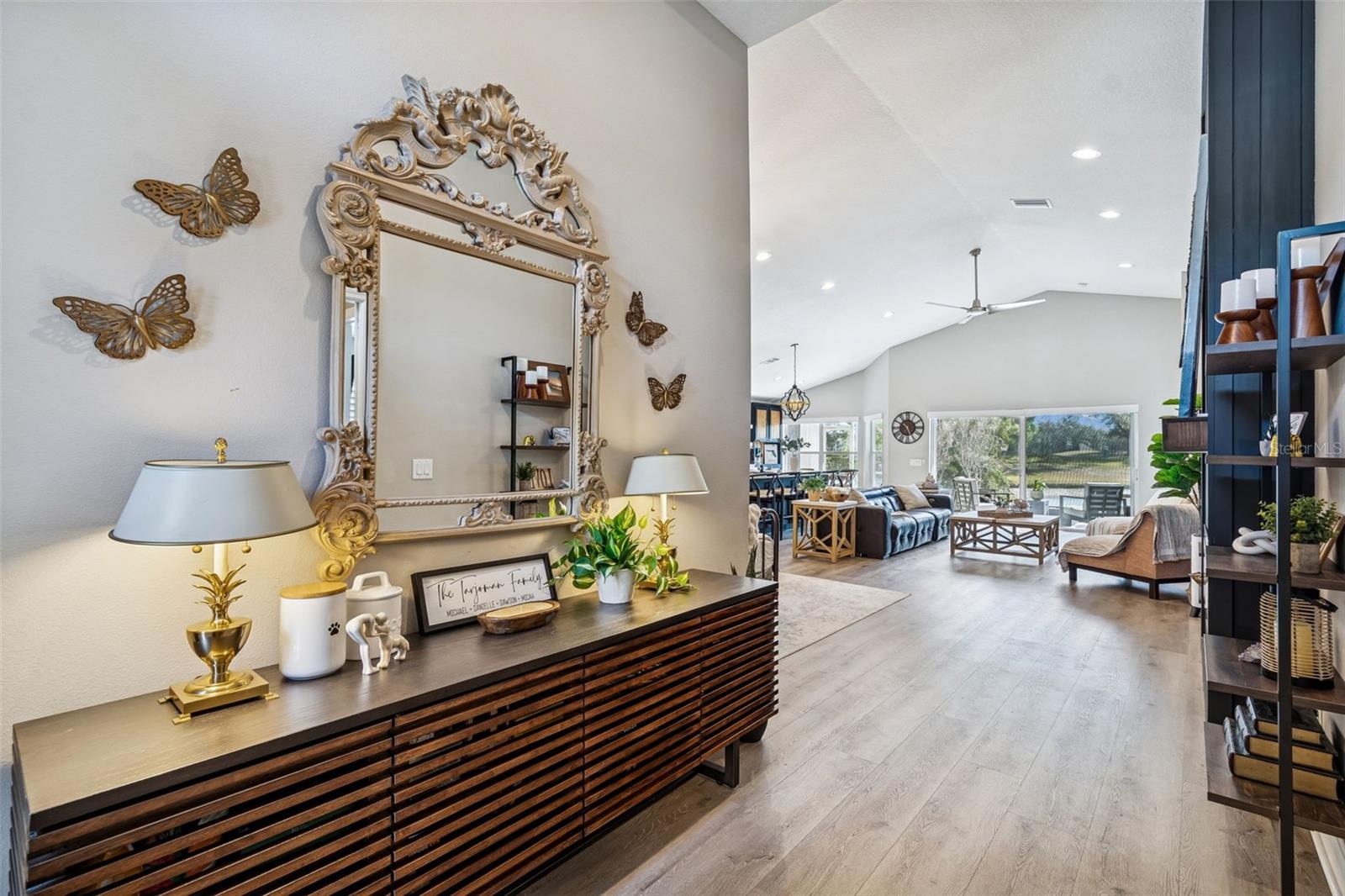 Listing photo id 7 for 18617 Le Dauphine Place