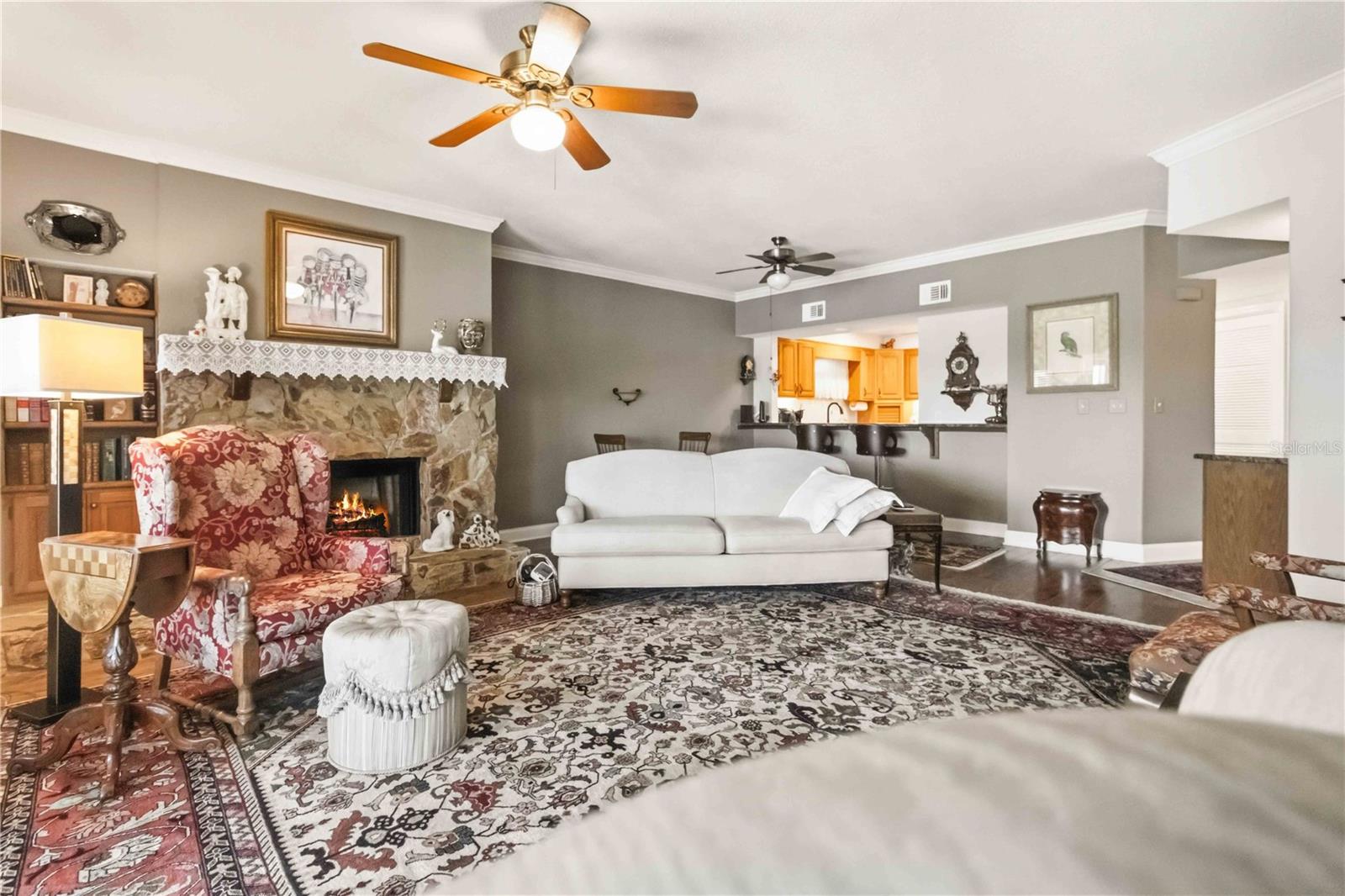 Image 11 of 46 For 905 Harbor City Boulevard 204