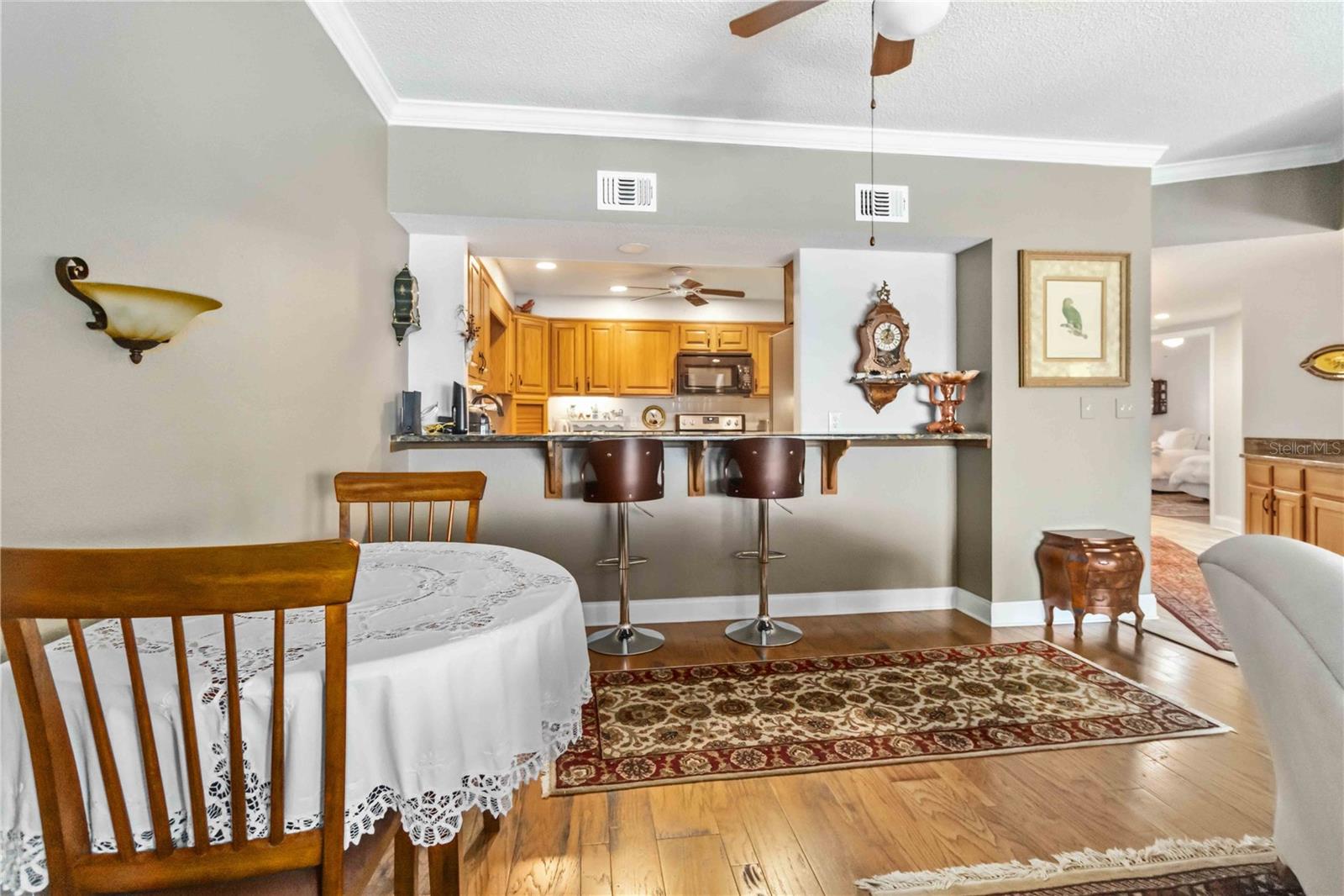 Image 17 of 46 For 905 Harbor City Boulevard 204