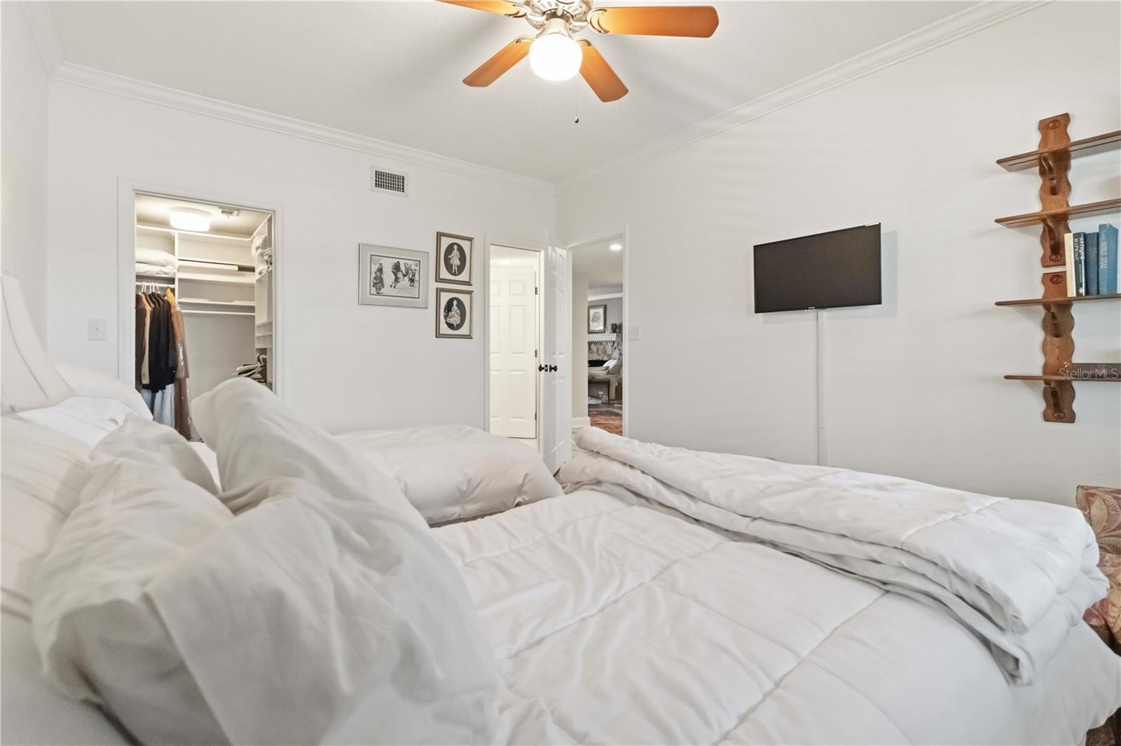 Image 20 of 46 For 905 Harbor City Boulevard 204