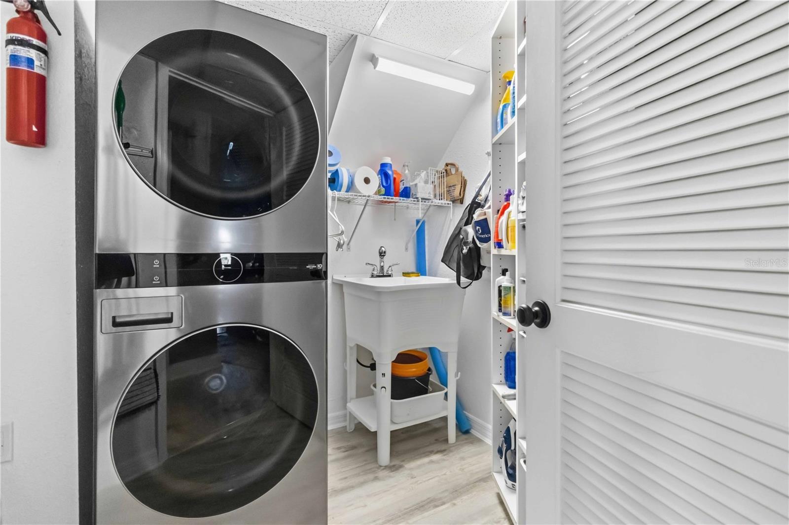 Image 27 of 46 For 905 Harbor City Boulevard 204