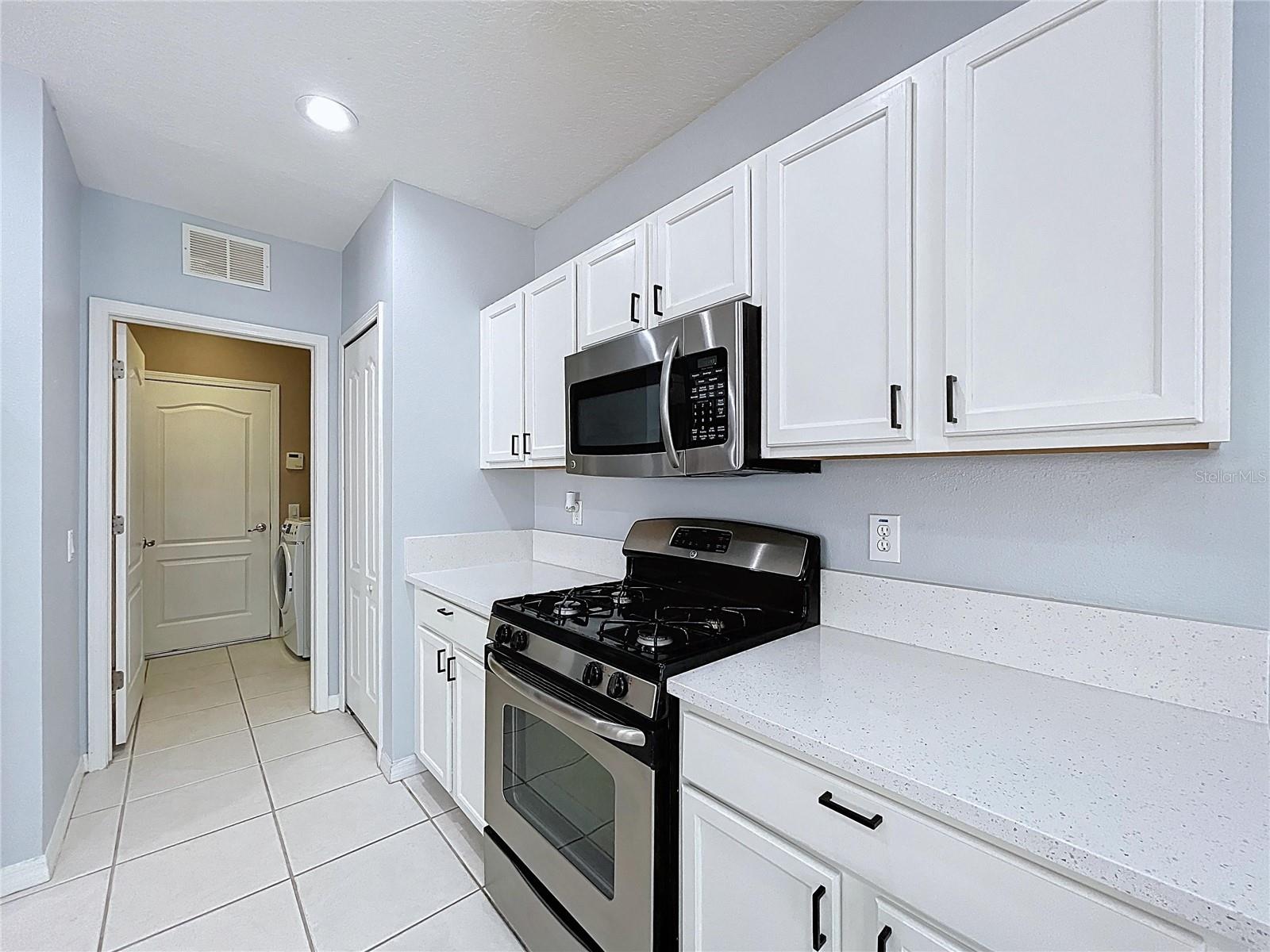 Image 11 of 74 For 4594 Lisette Circle