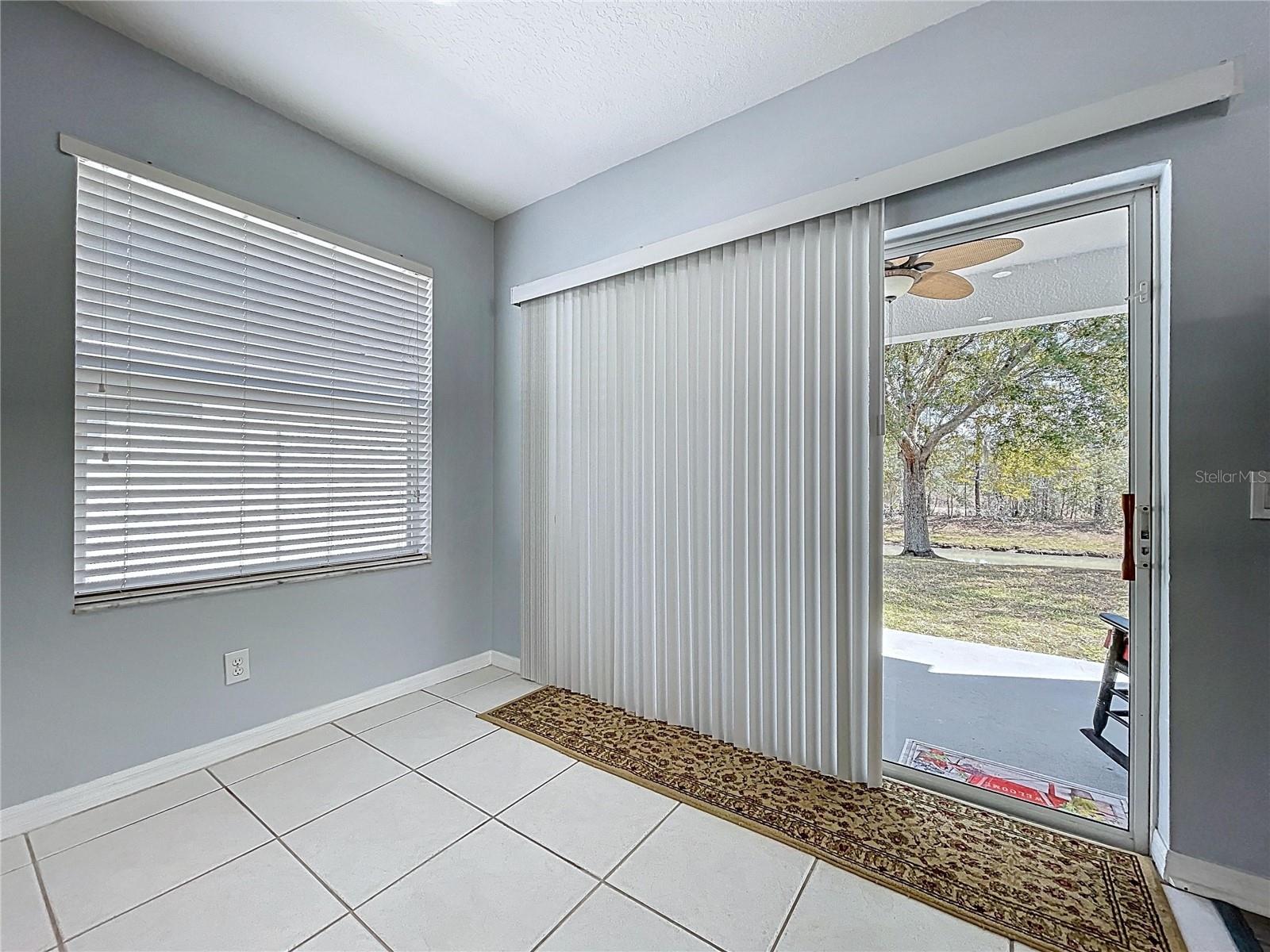 Image 16 of 74 For 4594 Lisette Circle