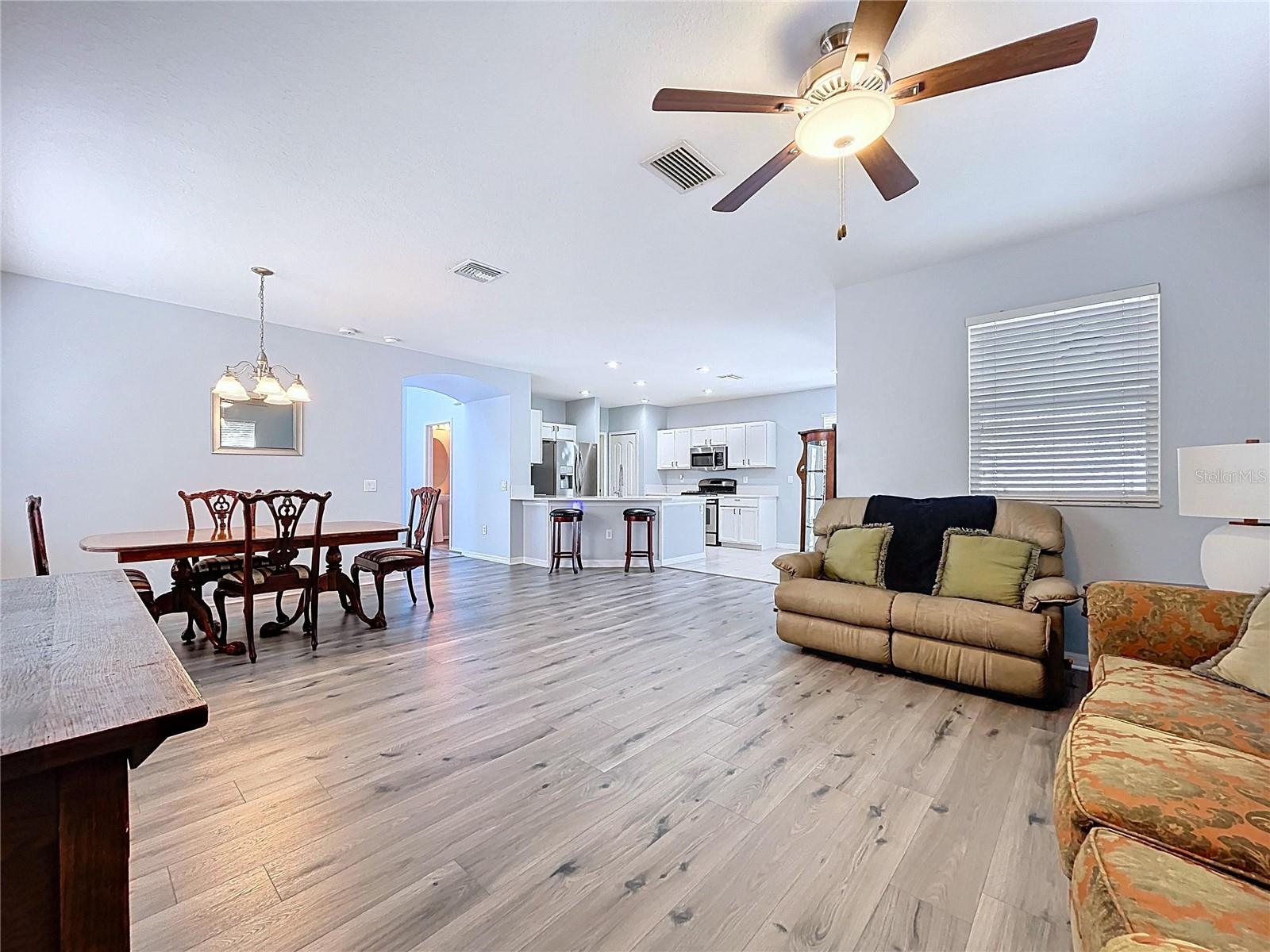 Image 18 of 74 For 4594 Lisette Circle