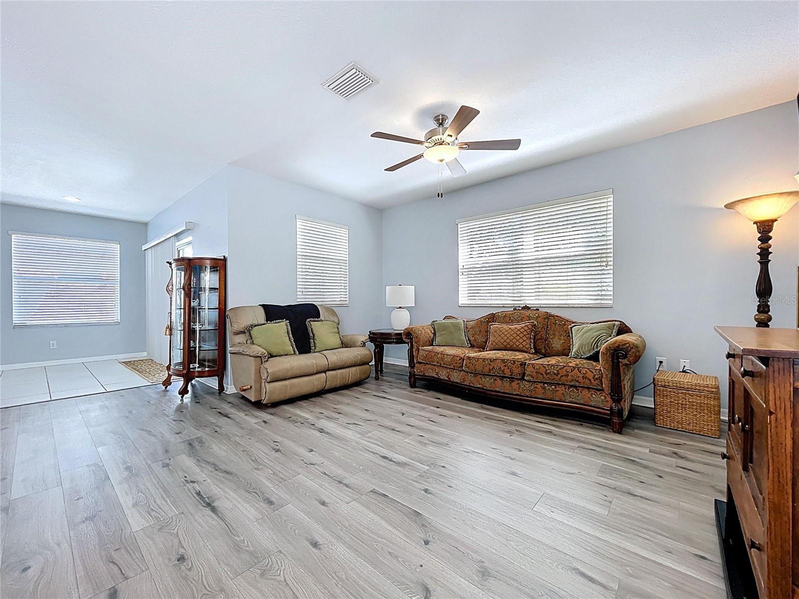 Image 20 of 74 For 4594 Lisette Circle