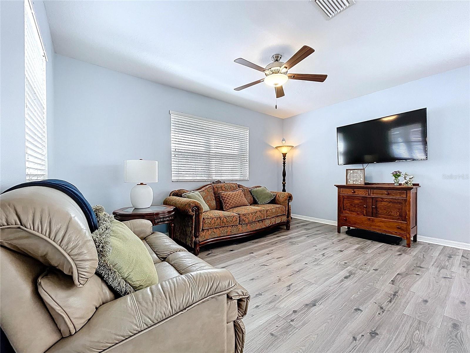 Image 21 of 74 For 4594 Lisette Circle