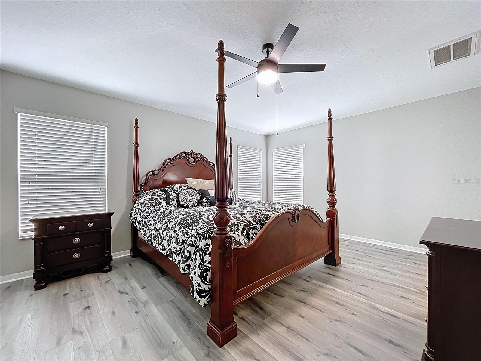 Image 30 of 74 For 4594 Lisette Circle