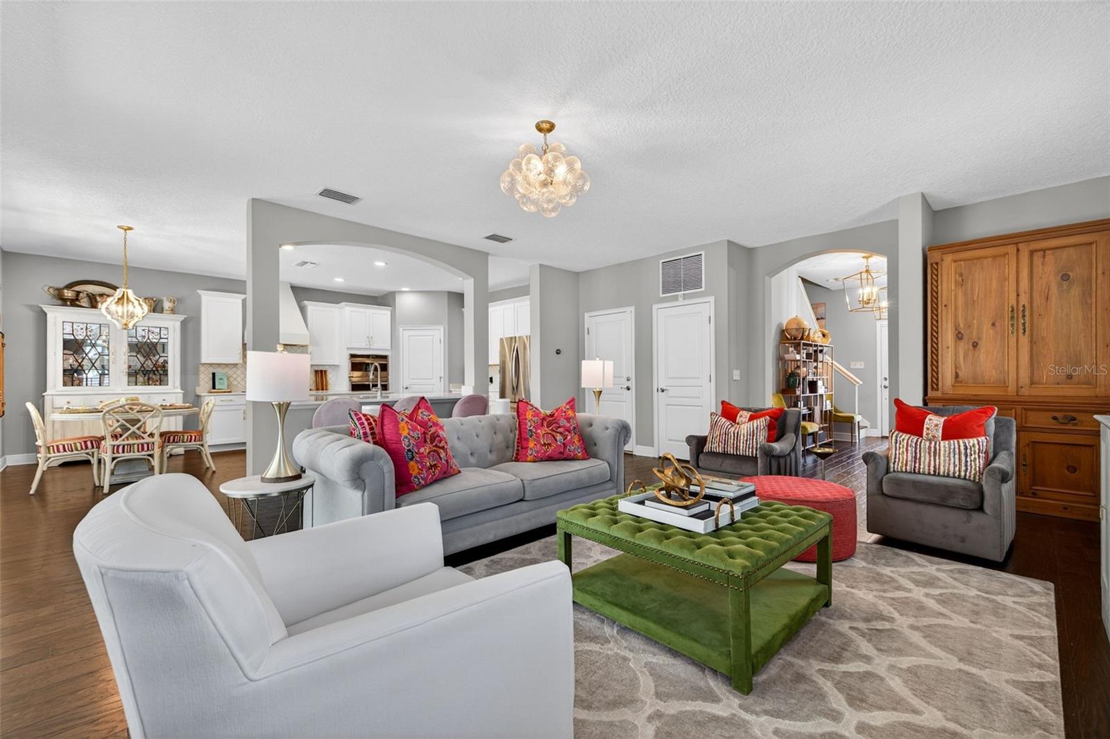 Listing photo id 10 for 4012 Bay To Bay Boulevard