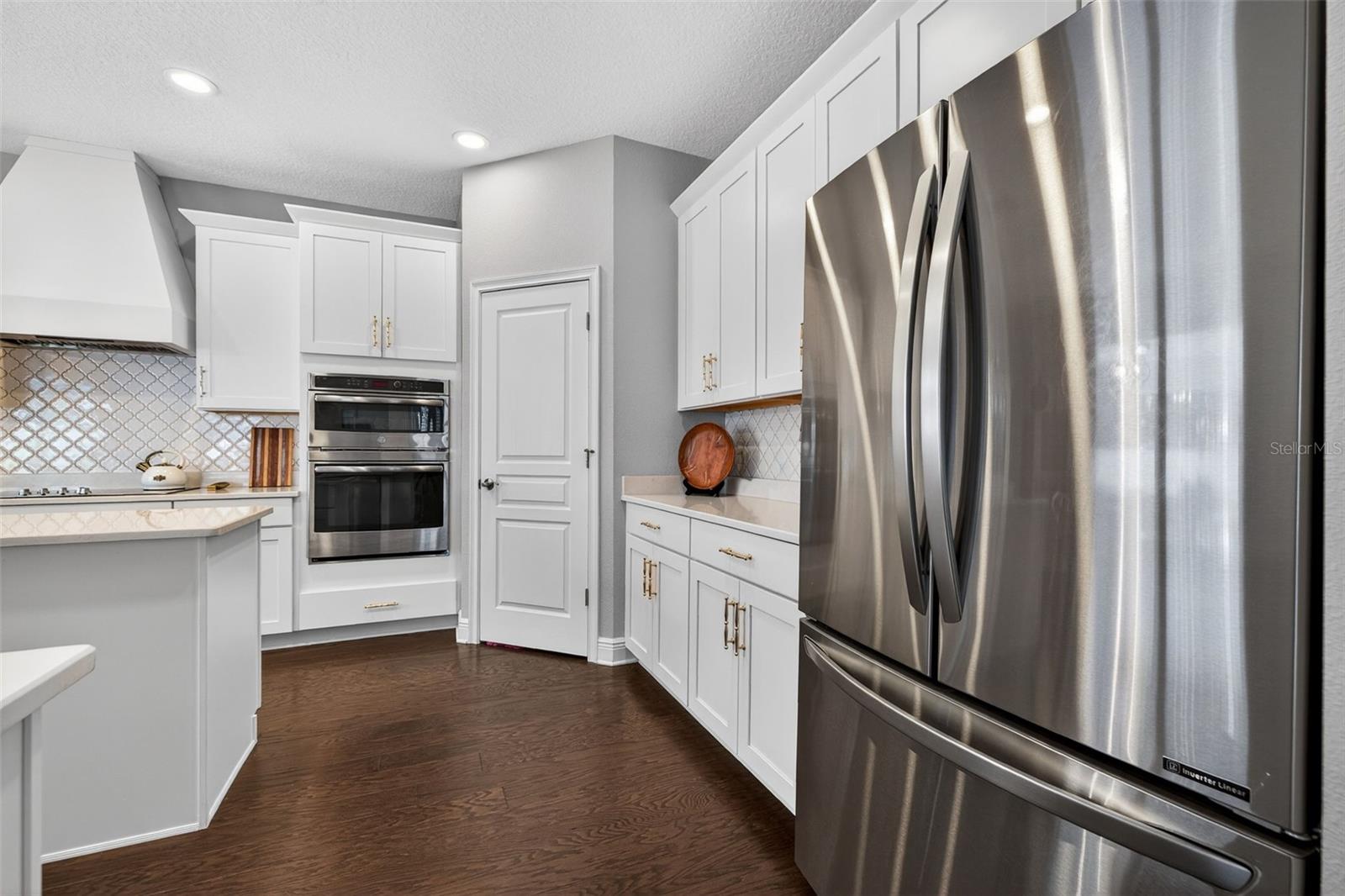 Listing photo id 12 for 4012 Bay To Bay Boulevard