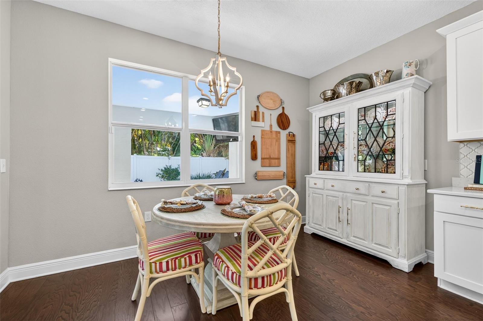 Listing photo id 22 for 4012 Bay To Bay Boulevard