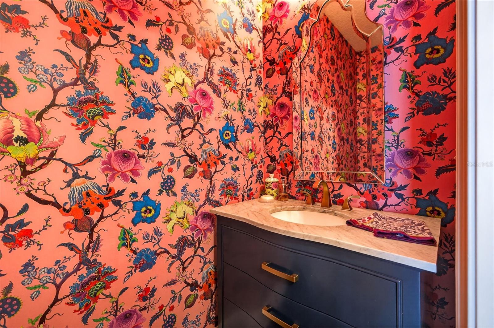 Listing photo id 25 for 4012 Bay To Bay Boulevard