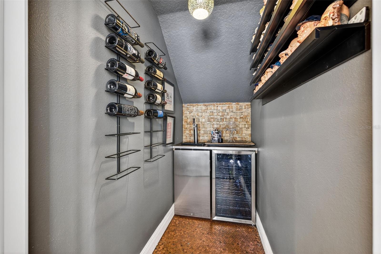 Listing photo id 26 for 4012 Bay To Bay Boulevard