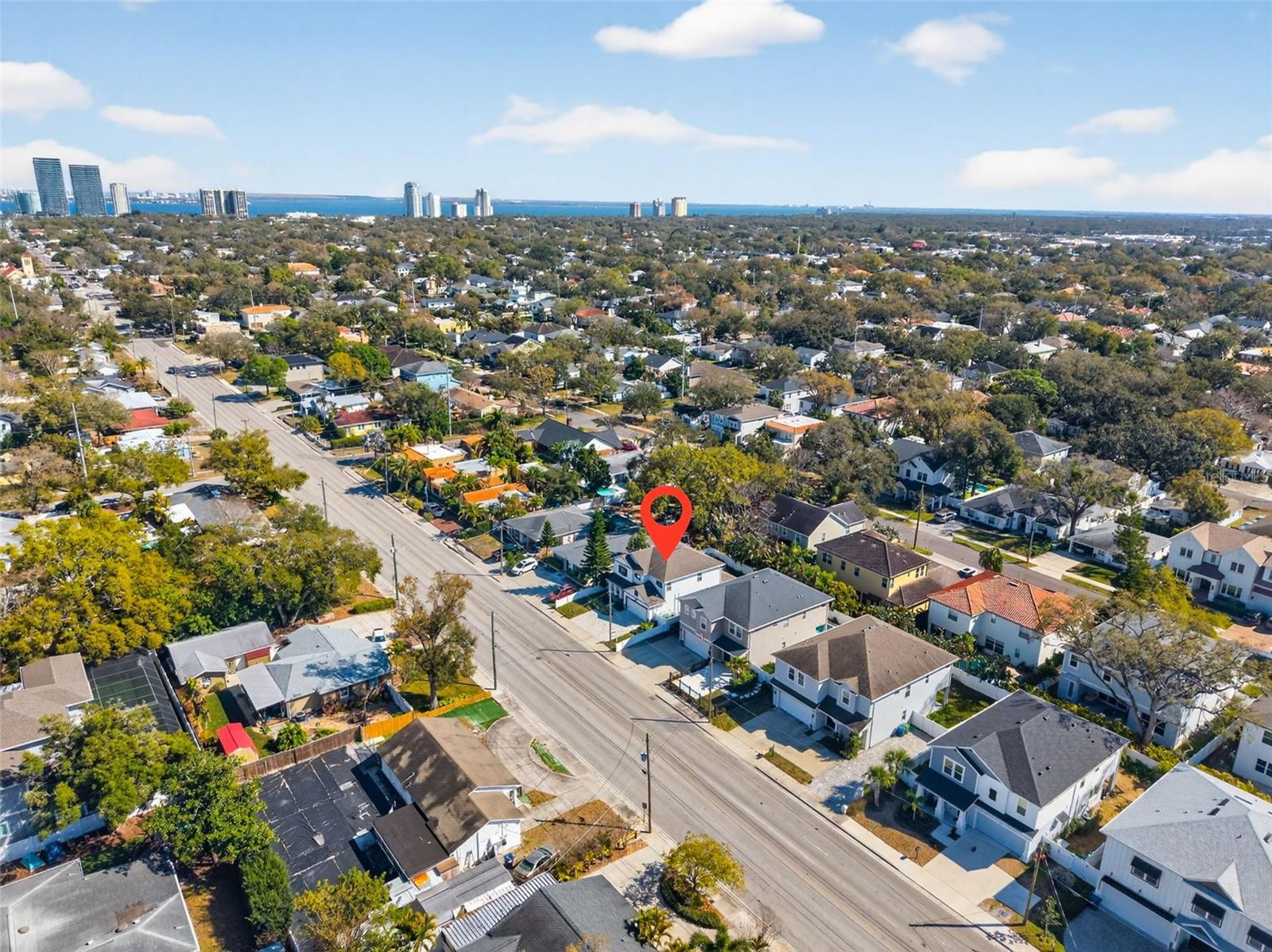 Listing photo id 1 for 4012 Bay To Bay Boulevard