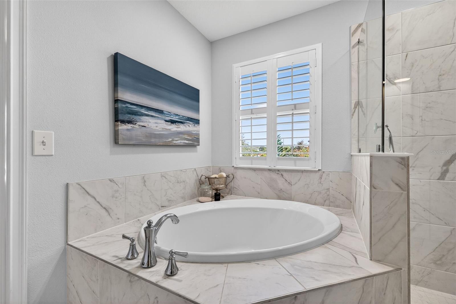 Listing photo id 33 for 4012 Bay To Bay Boulevard