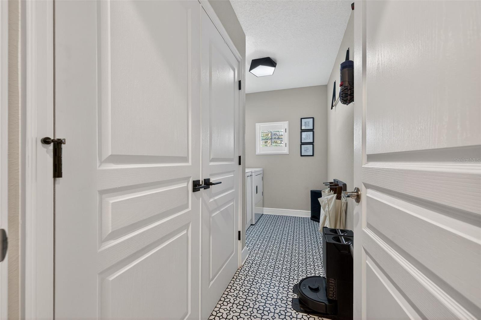 Listing photo id 37 for 4012 Bay To Bay Boulevard