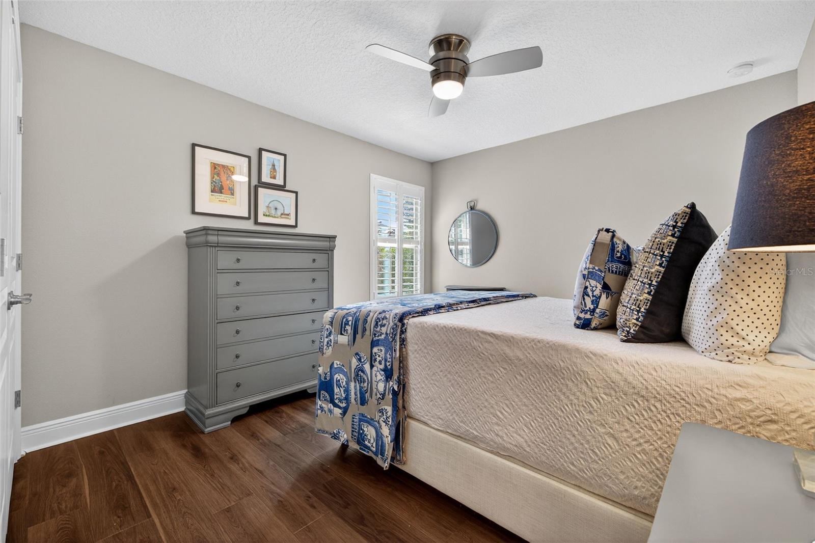 Listing photo id 40 for 4012 Bay To Bay Boulevard