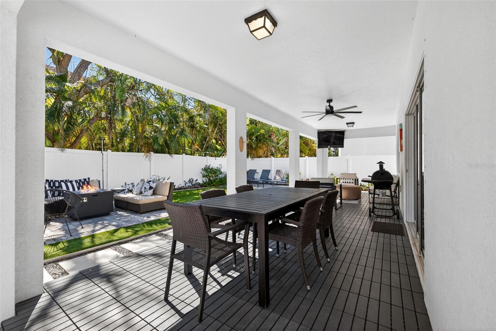 Listing photo id 45 for 4012 Bay To Bay Boulevard