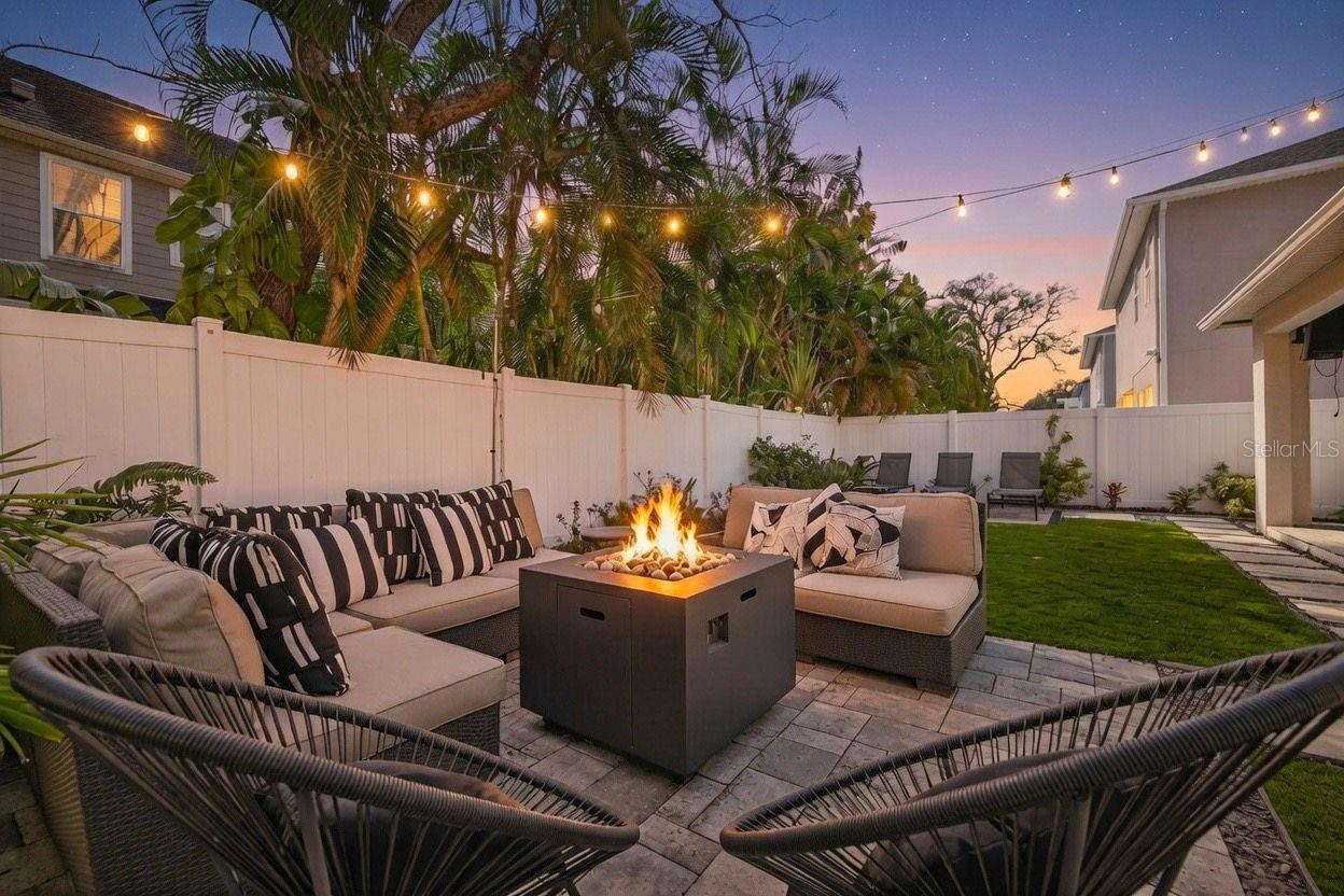 Listing photo id 46 for 4012 Bay To Bay Boulevard