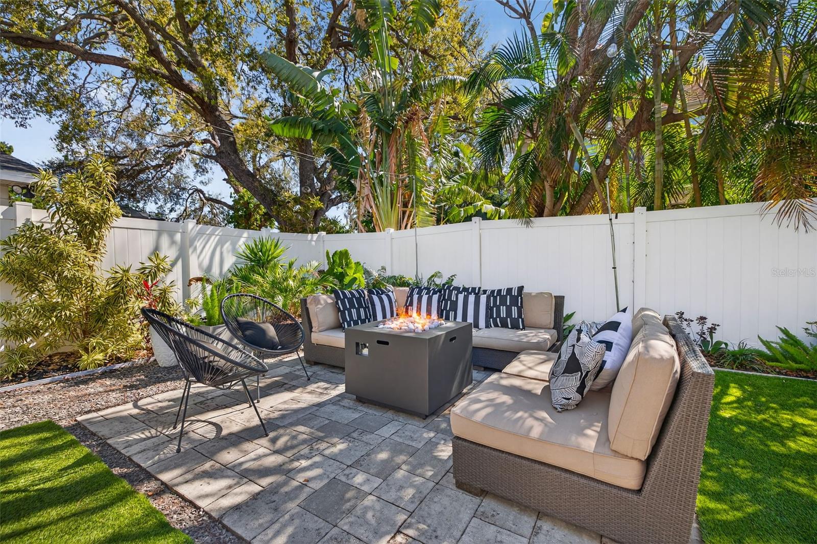 Listing photo id 47 for 4012 Bay To Bay Boulevard