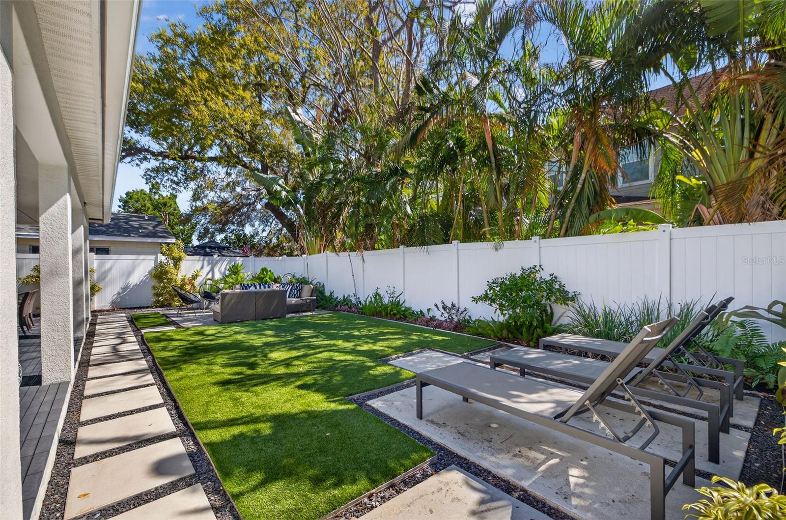 Listing photo id 48 for 4012 Bay To Bay Boulevard