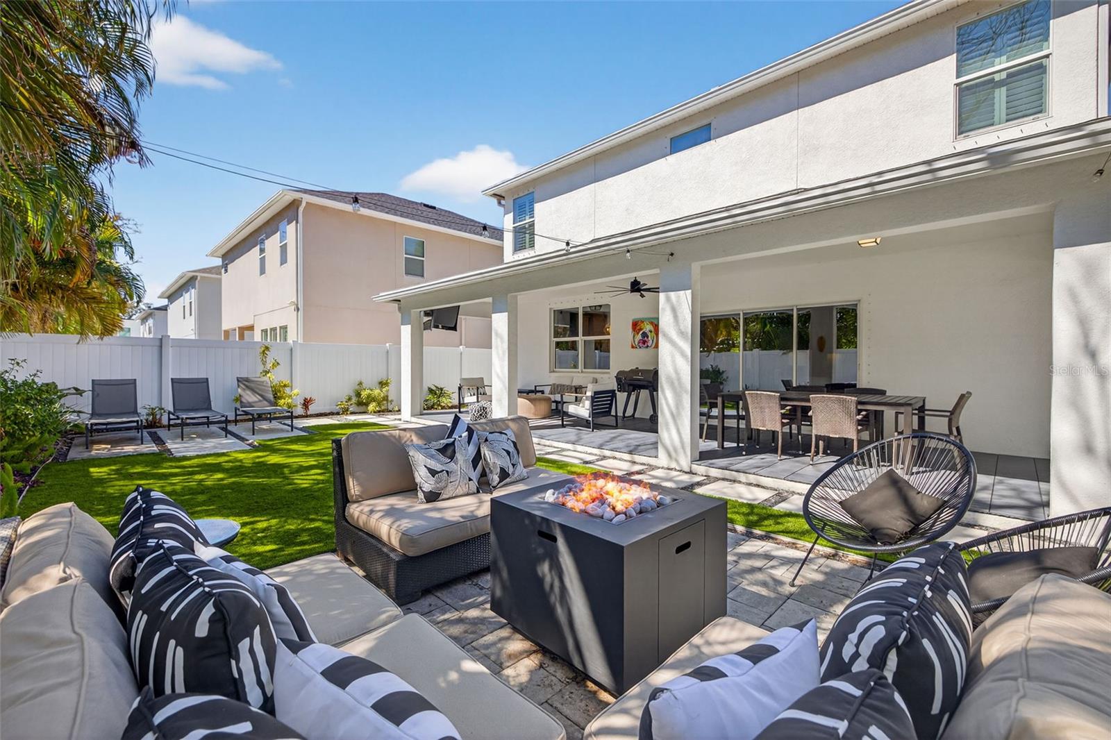 Listing photo id 49 for 4012 Bay To Bay Boulevard