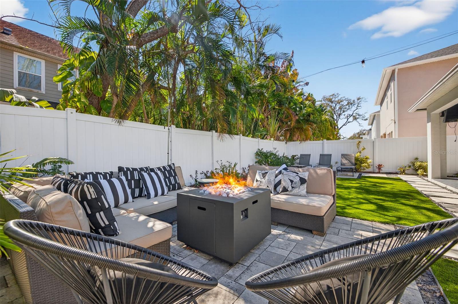 Listing photo id 50 for 4012 Bay To Bay Boulevard