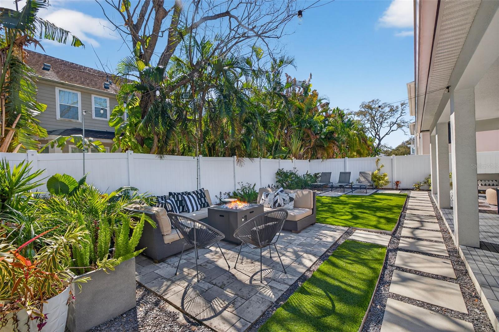 Listing photo id 51 for 4012 Bay To Bay Boulevard