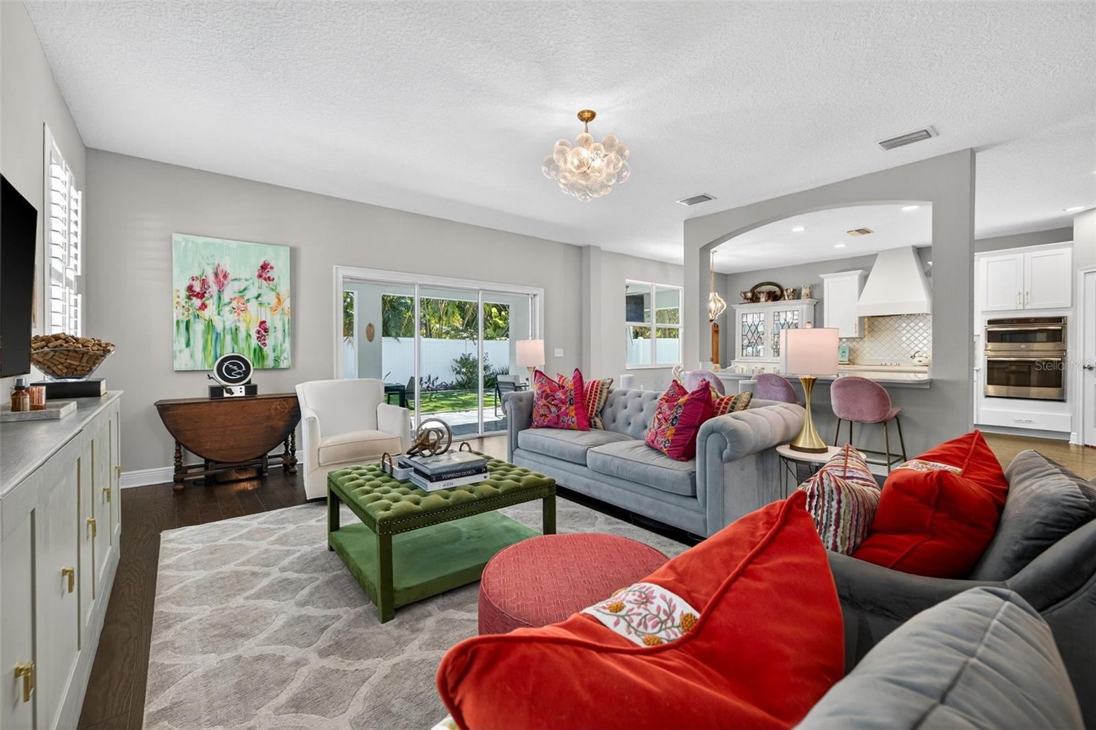 Listing photo id 5 for 4012 Bay To Bay Boulevard