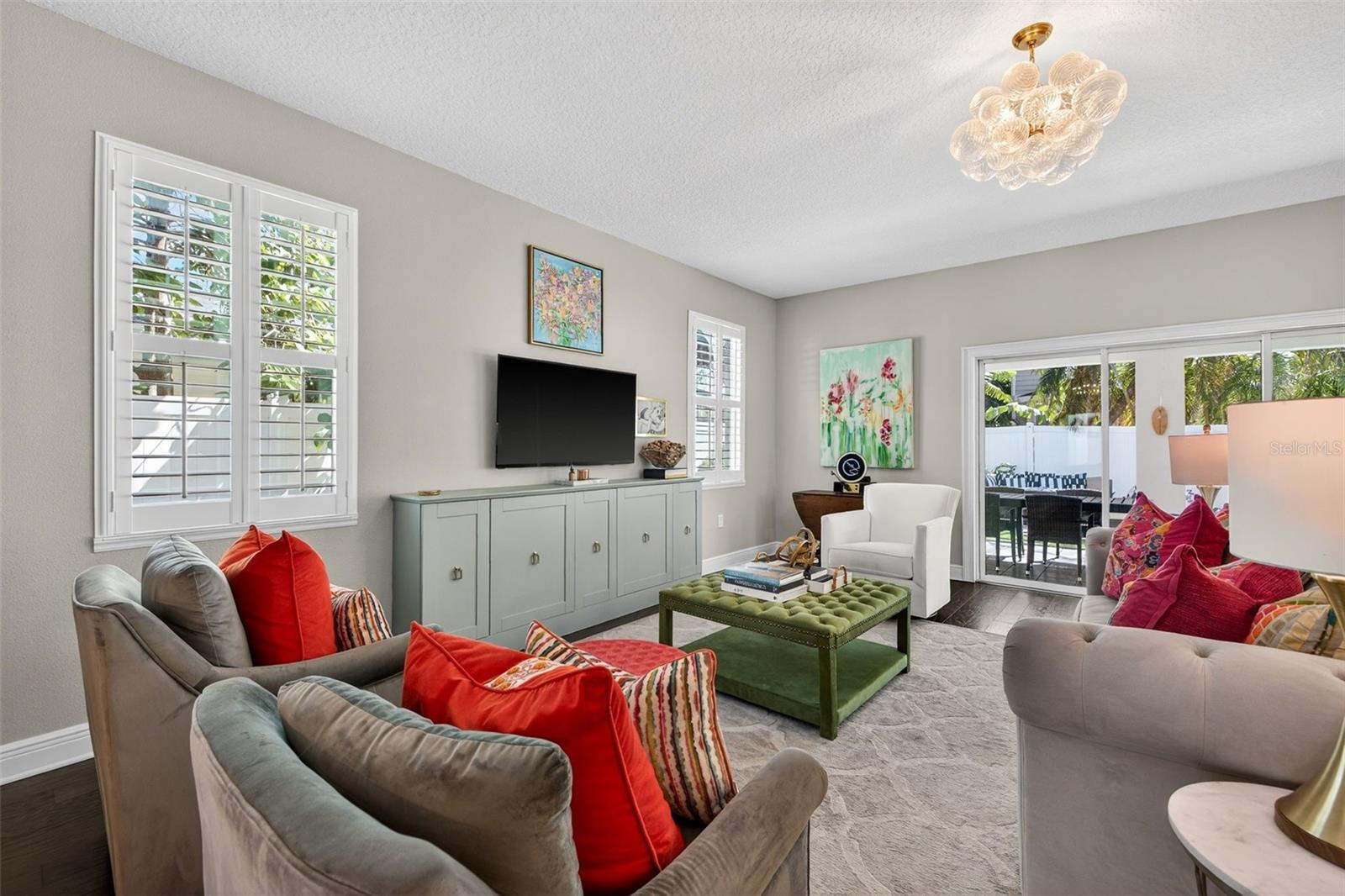 Listing photo id 7 for 4012 Bay To Bay Boulevard