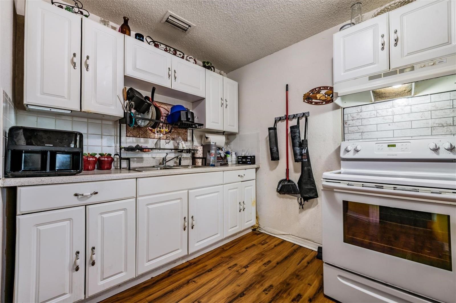 Image 9 of 28 For 5945 20th Street