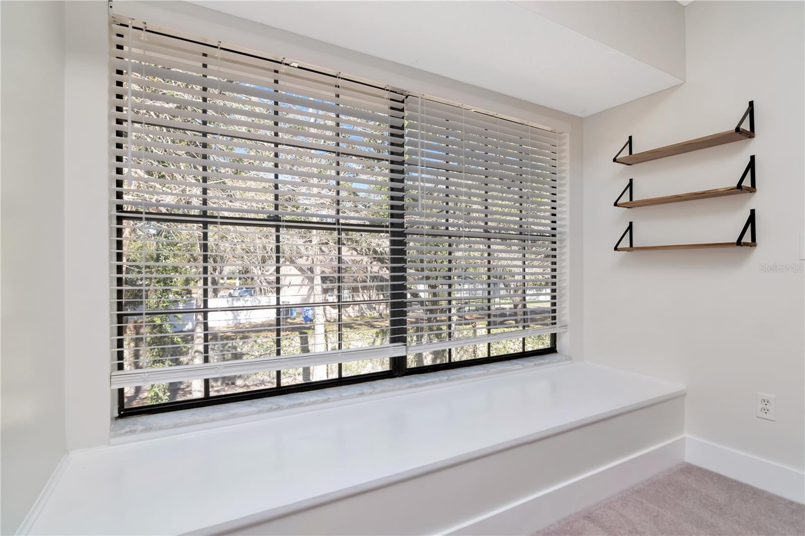 Listing photo id 10 for 5100 Burchette Road 801