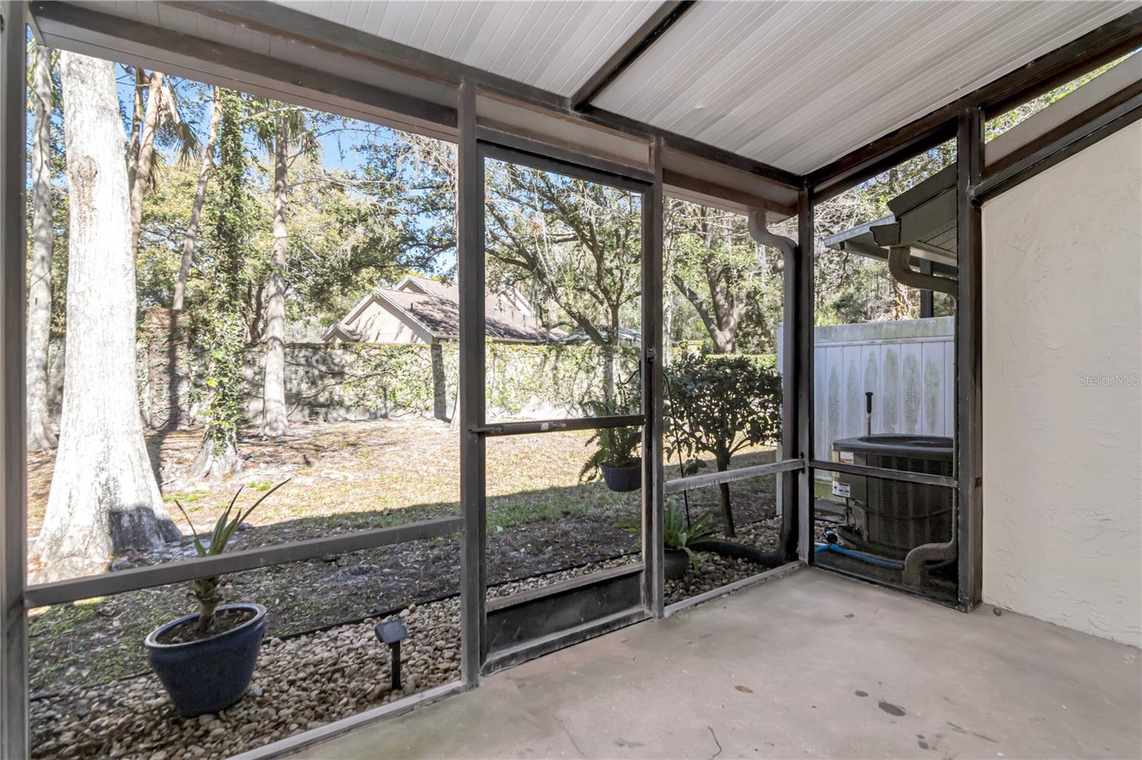 Listing photo id 17 for 5100 Burchette Road 801